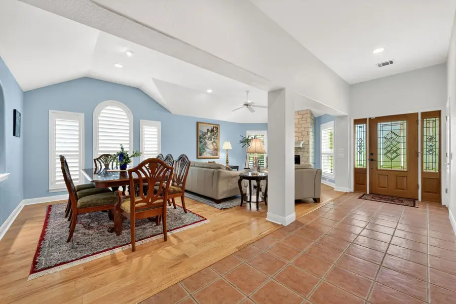 17 Stillmeadow Dr, The Hills, TX 78738 - #2