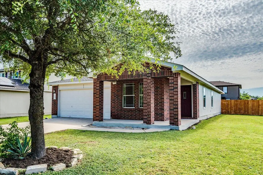 100 Easy St, Hutto, TX 78634 - #2
