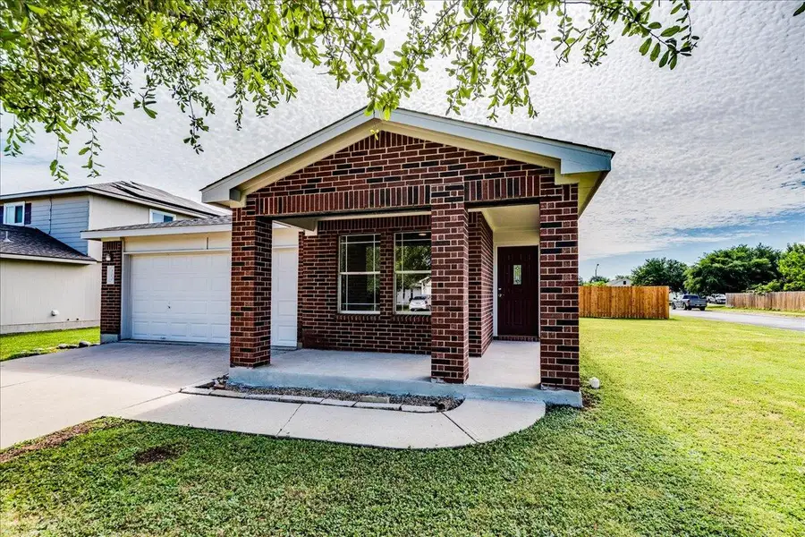 100 Easy St, Hutto, TX 78634 - #3