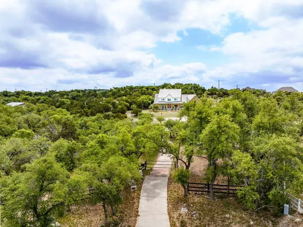 1051 Trailhead Cir, Dripping Springs, TX 78620