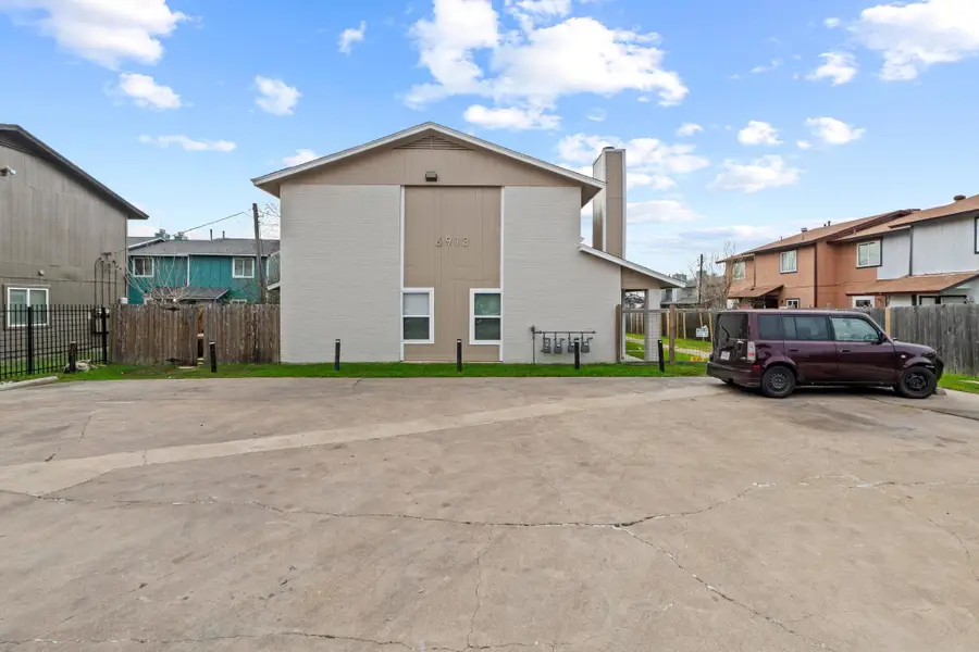 6913 Wentworth Dr, Austin, TX 78724 - Image #2