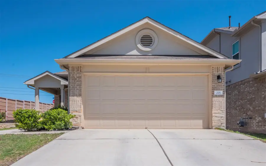 201 Frederick Dr, Georgetown, TX 78626 - Image #2