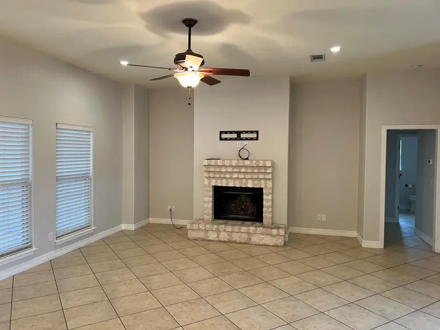 503 Woodland Park Dr, Marble Falls, TX 78654 - Image #3