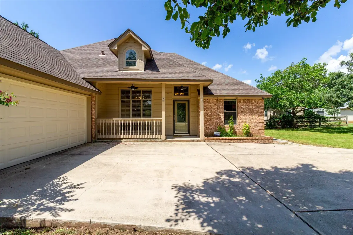 53 Tinas Trl, Martindale, TX 78655 - #1