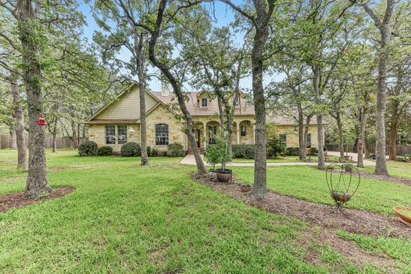 109 Elm Wood Dr, Elgin, TX 78621