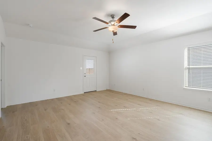 145 Wirepass Crst, Jarrell, TX 76537 - #3