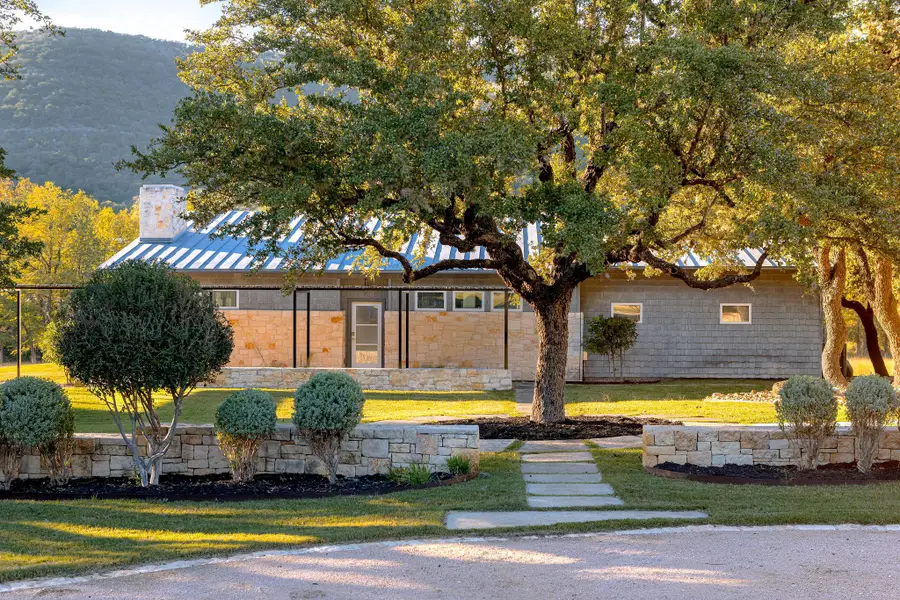 415 Frio Canon Trl, Leakey, TX 78873 - #2