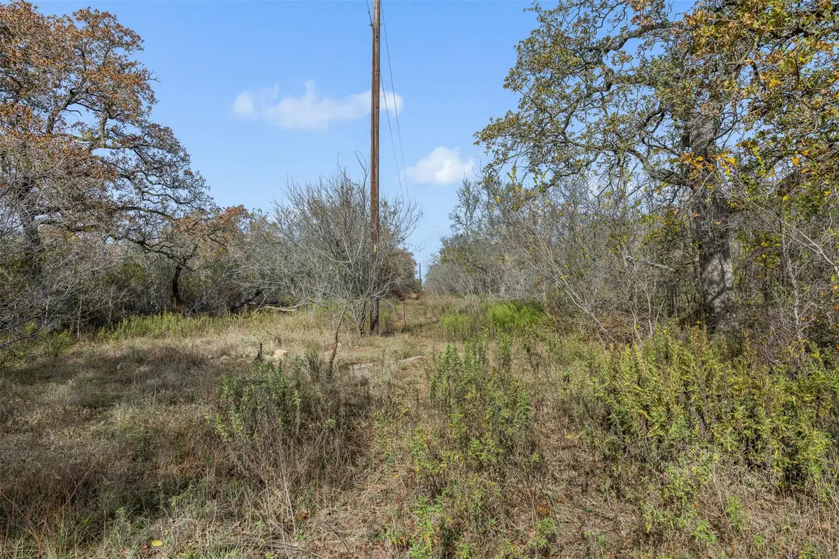 840 Bugtussle Ln, Luling, TX 78648 - Image #1