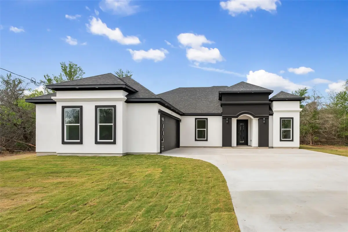 121 E Keomuku Ln, Bastrop, TX 78602 - #1