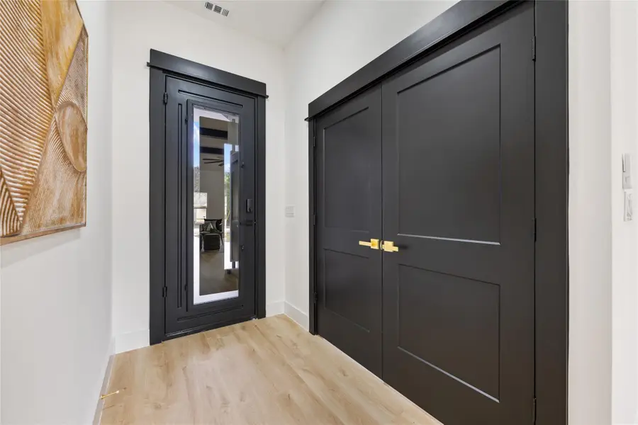 121 E Keomuku Ln, Bastrop, TX 78602 - #2