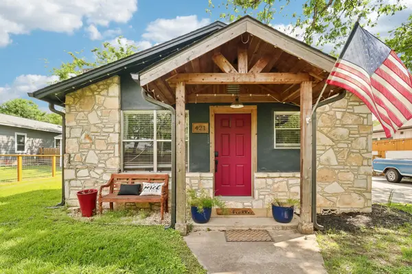 421 James St, Boerne, TX 78006