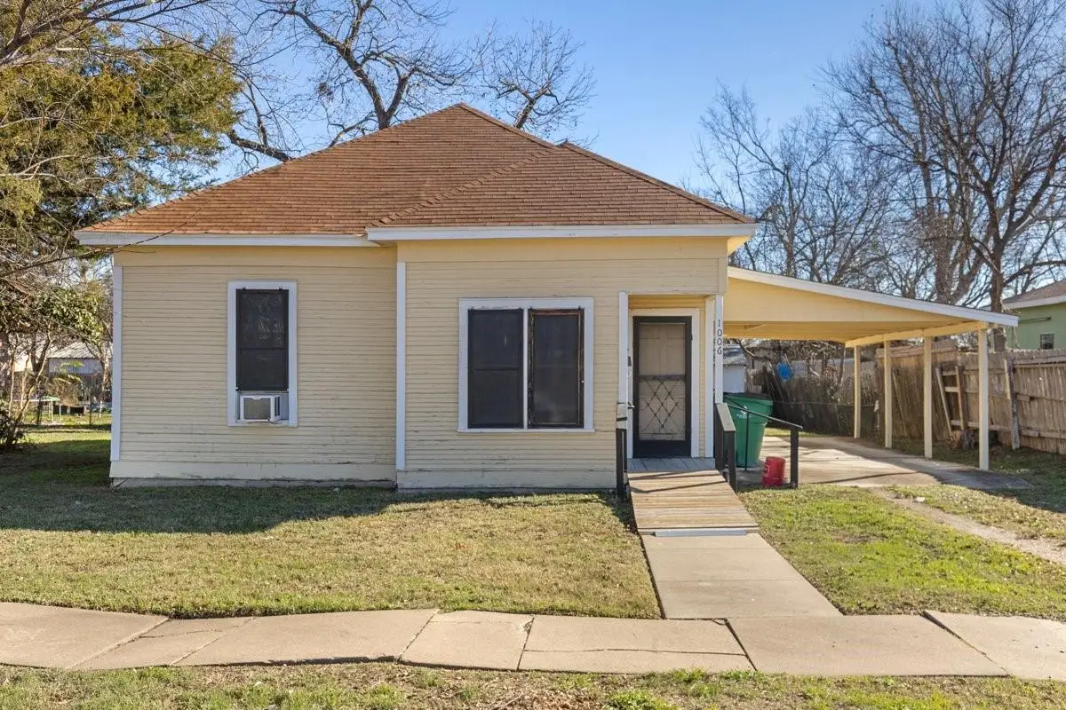 1006 Porter St, Taylor, TX 76574 - #1