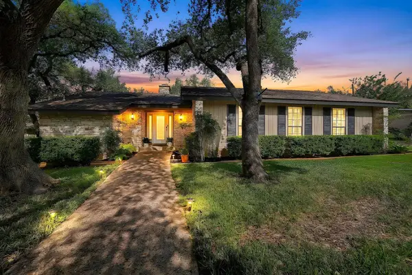 9105 Balcones Club Dr, Austin, TX 78750