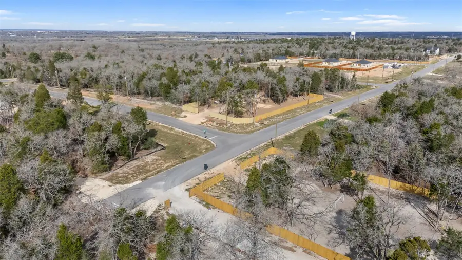 362 La Selva Dr, Elgin, TX 78621 - Image #2