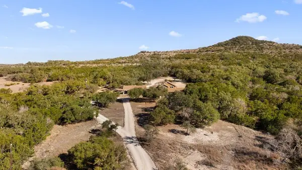 236 Ranch Circle Dr, Kendalia, TX 78027