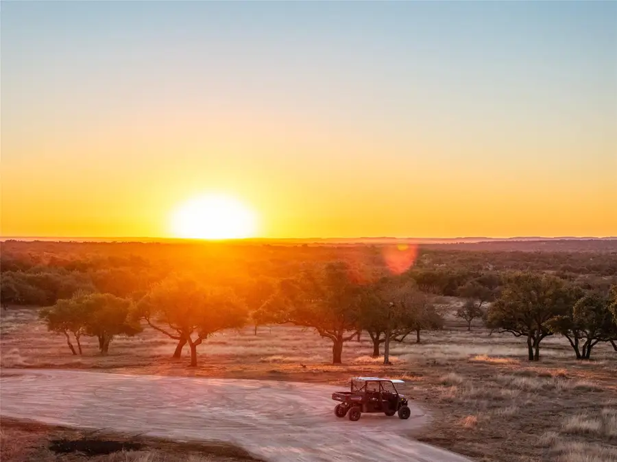 1547 Pressler Rd, Fredericksburg, TX 78624 - Image #2