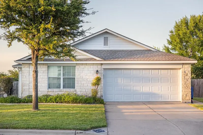 210 Rinehardt St, Hutto, TX 78634 - Image #1