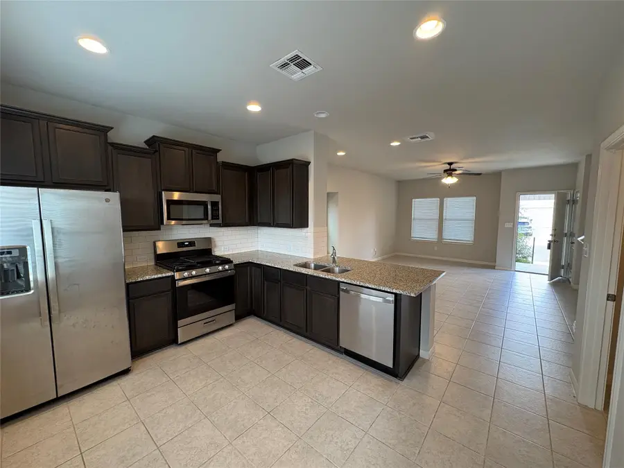 2924 Brand Iron Dr, San Marcos, TX 78666 - Image #3