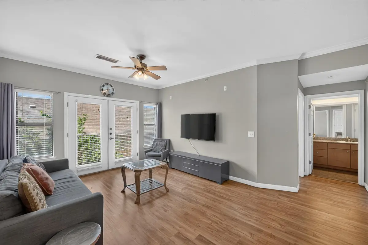 2502 Leon St #304, Austin, TX 78705 - #1