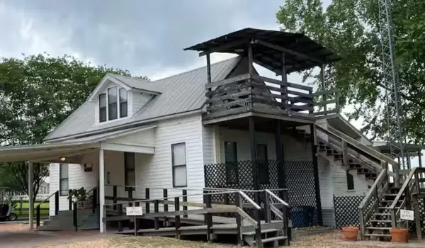 1241 Post Oak Point Rd, New Ulm, TX 78950