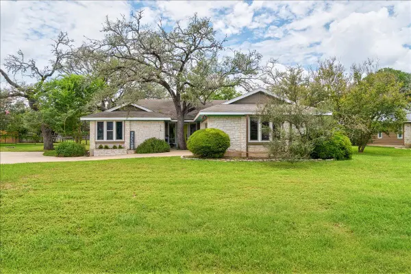 314 Turnstone Dr, Buda, TX 78610