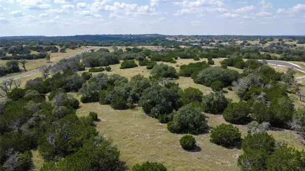 39 Buckskin Path, Fredericksburg, TX 78624