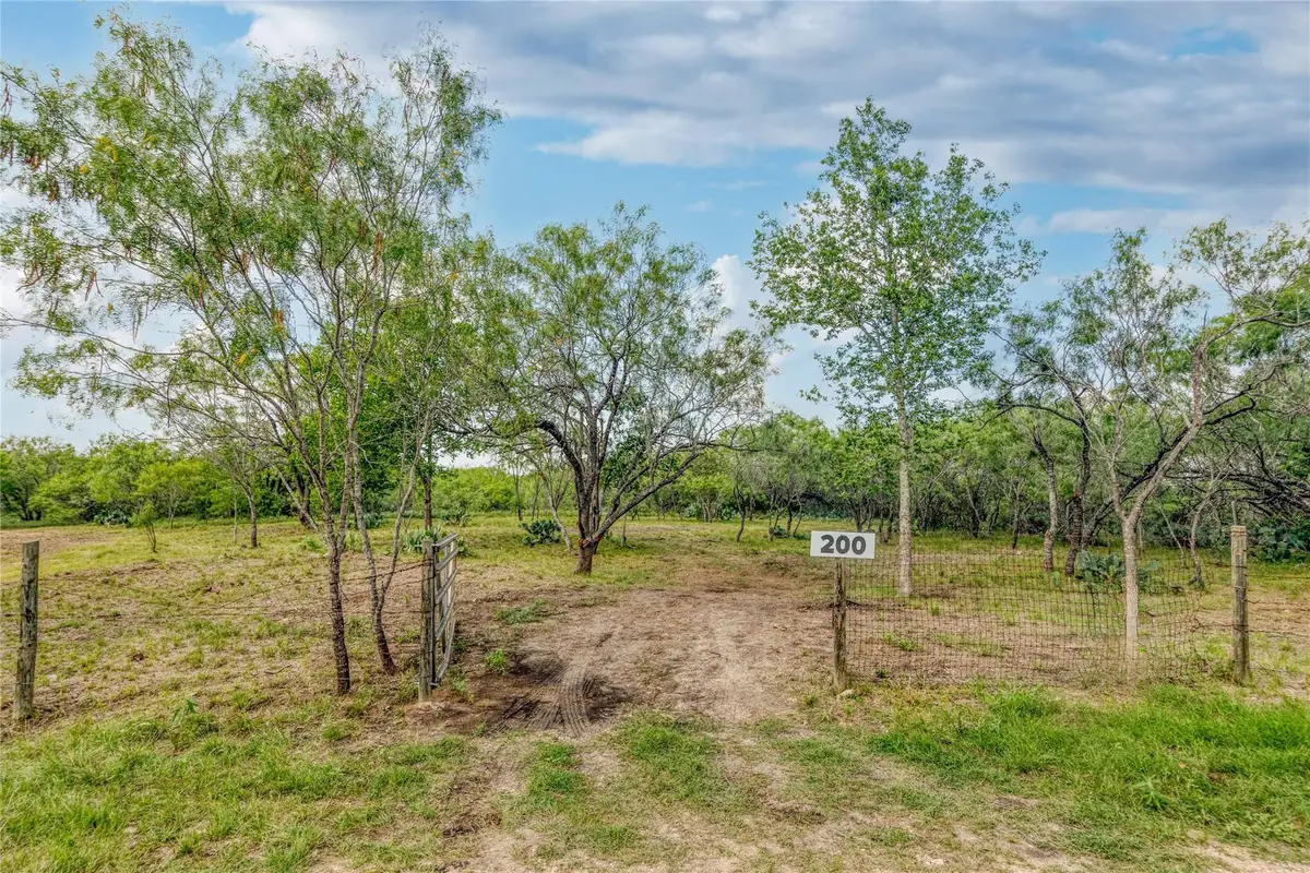 200 Armstrong Rd, Lockhart, TX 78644 - Image #1