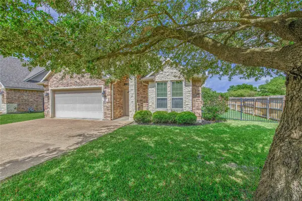 1723 Creekside Cir, College Station, TX 77845