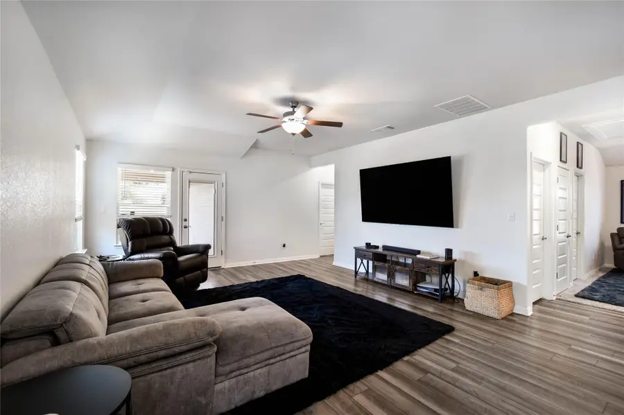 1100 View Dr, Georgetown, TX 78628 - #3