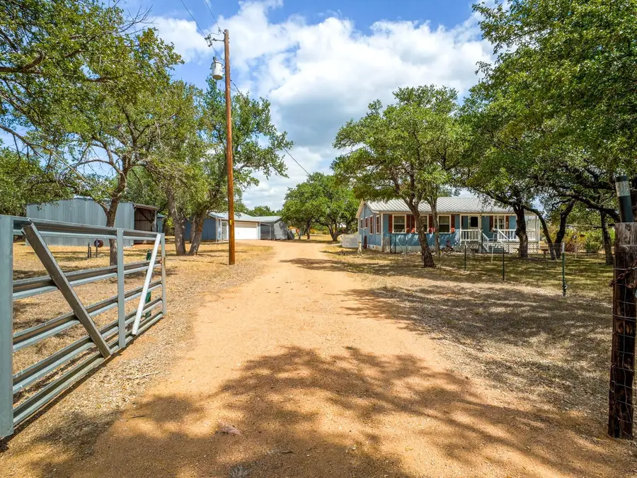 950 Hi-line Dr, Buchanan Dam, TX 78609 - #2