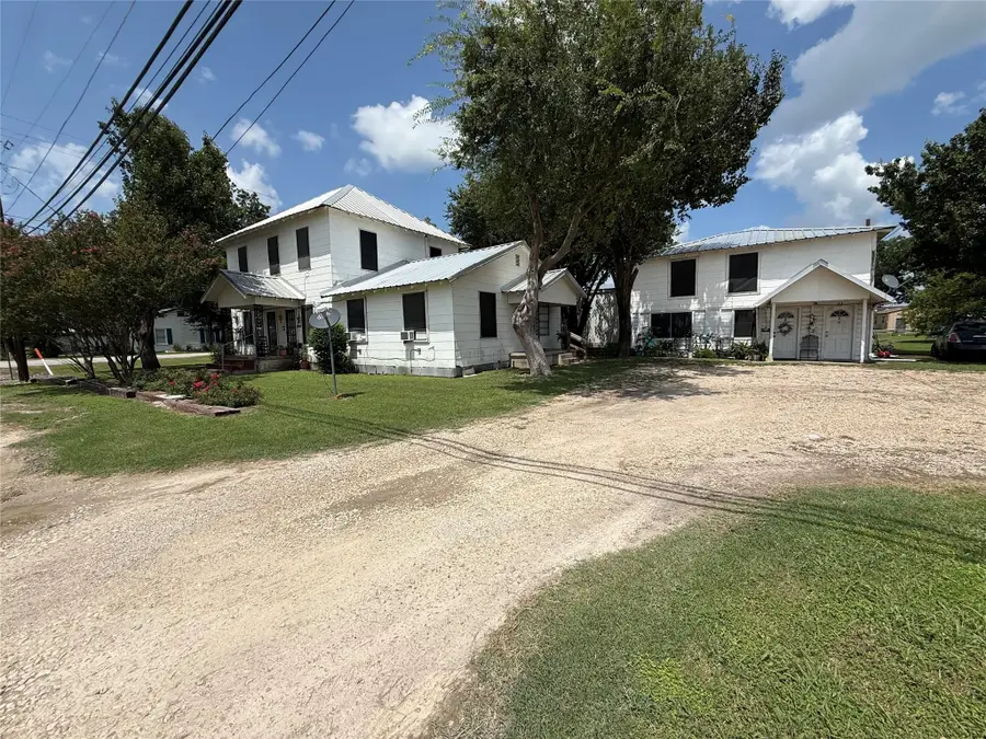 100 N 1st St, Thorndale, TX 76577 - Image #2