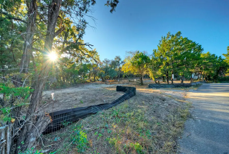 18303 W Rim Dr, Jonestown, TX 78645 - Image #2