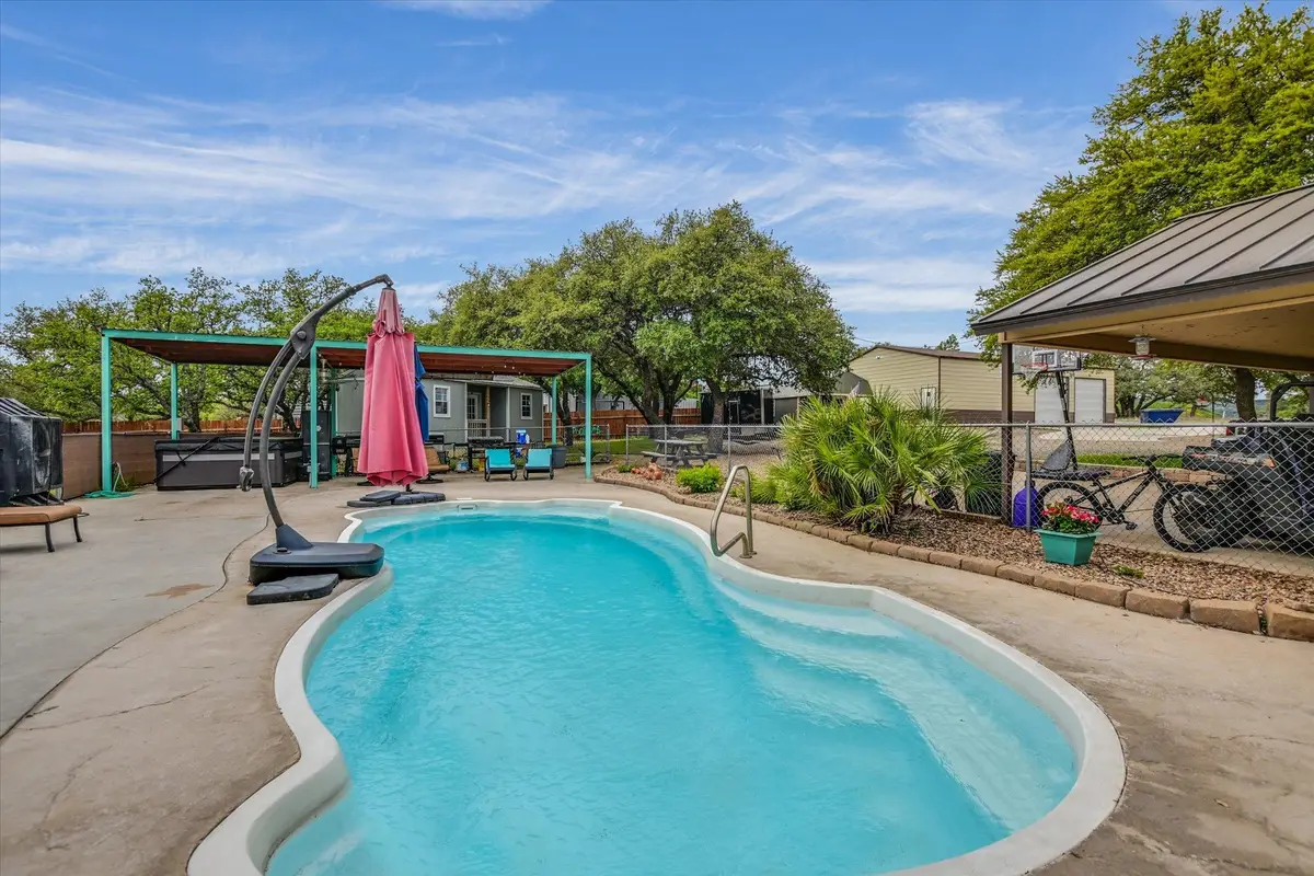 800 Texas Ave, Kingsland, TX 78639 - #1