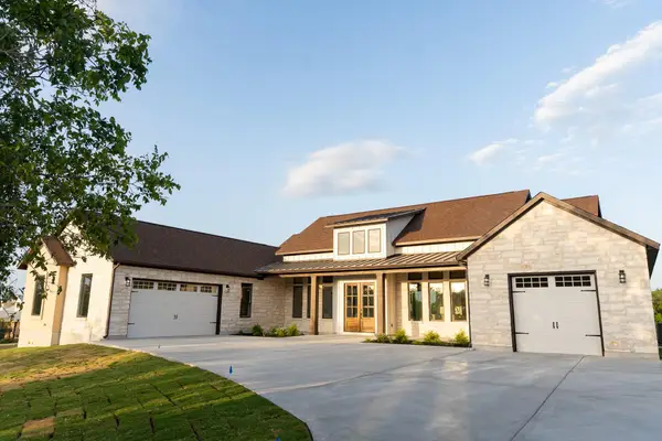 249 Moccasin Cyn, Cedar Creek, TX 78612