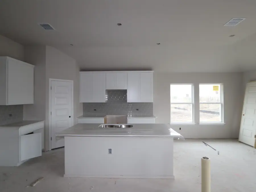 9201 Corvallis Dr, Austin, TX 78747 - Image #2