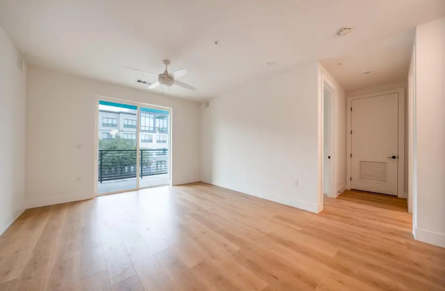 1701 Simond Ave #212, Austin, TX 78723 - Image #3