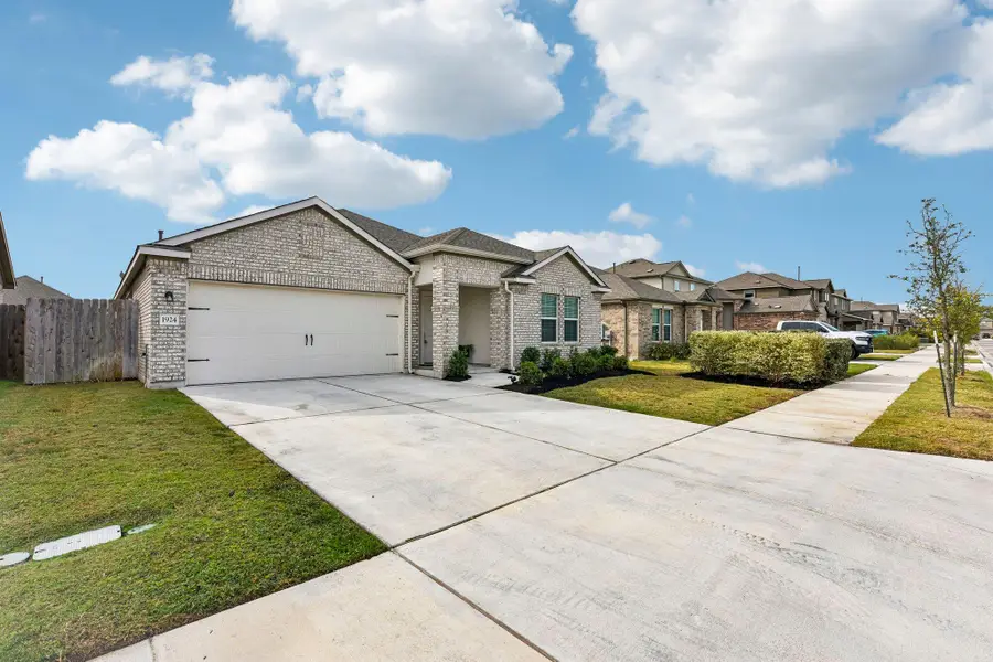 1924 Owasso Dr, Leander, TX 78641 - #3
