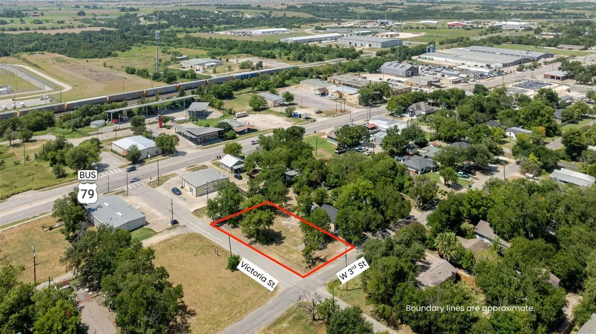 1101 W 3rd St, Taylor, TX 76574 - #1