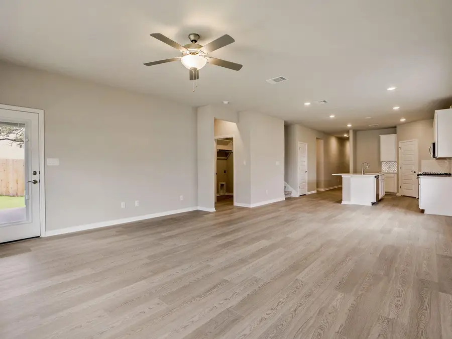 902 Universal Dr, Hutto, TX 78634 - #3