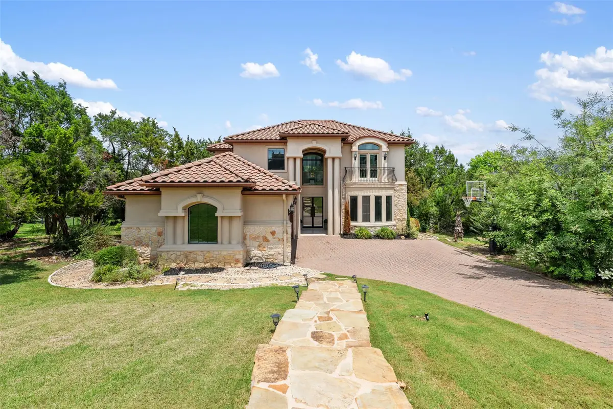 27 Autumn Oaks Dr, The Hills, TX 78738 - Image #1