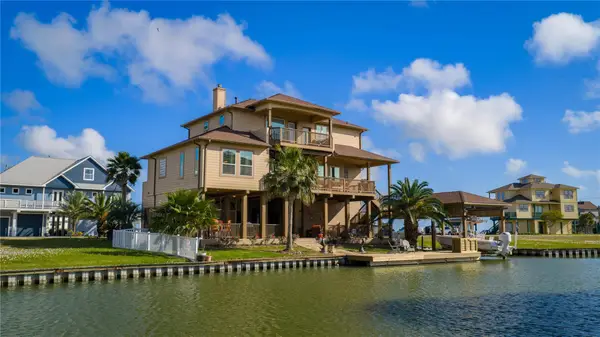 8 Loggerhead, Hitchcock, TX 77563