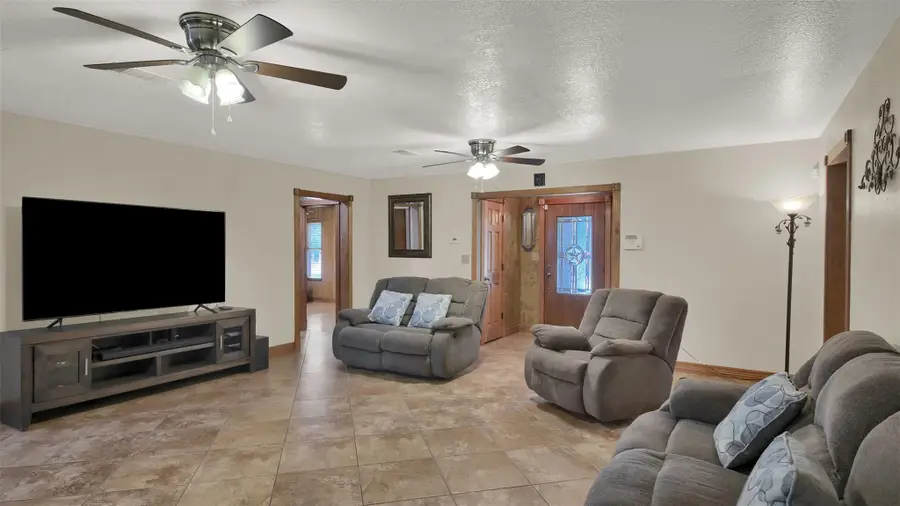 191 Jordan Ln, Elgin, TX 78621 - #3