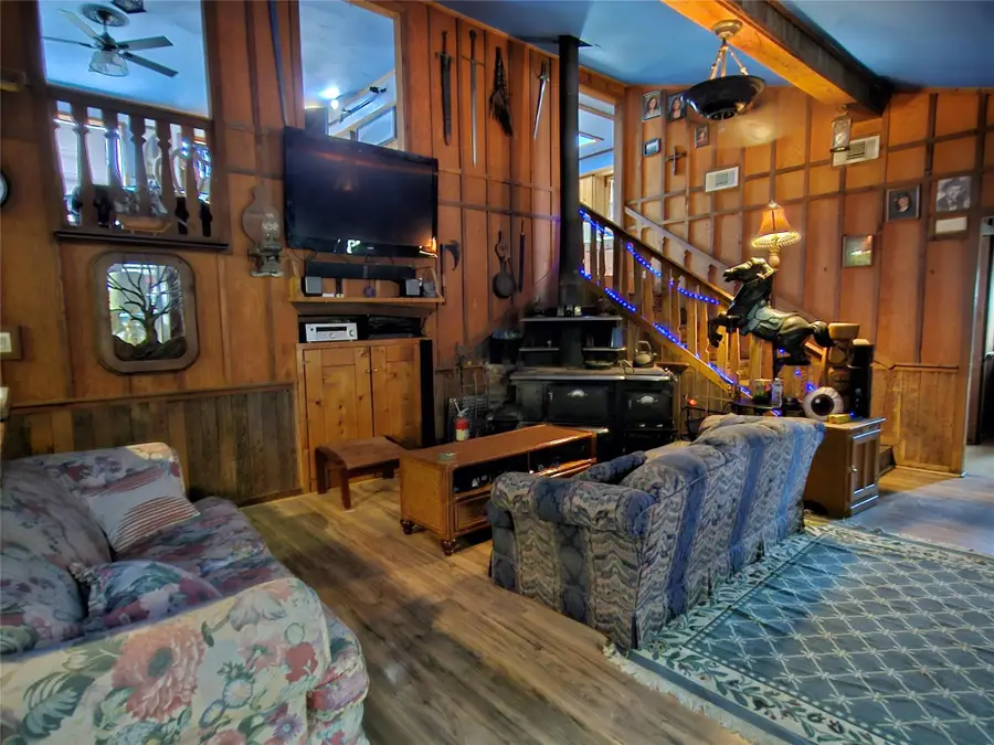 1503 Kingsoak Dr, Marble Falls, TX 78654 - Image #3