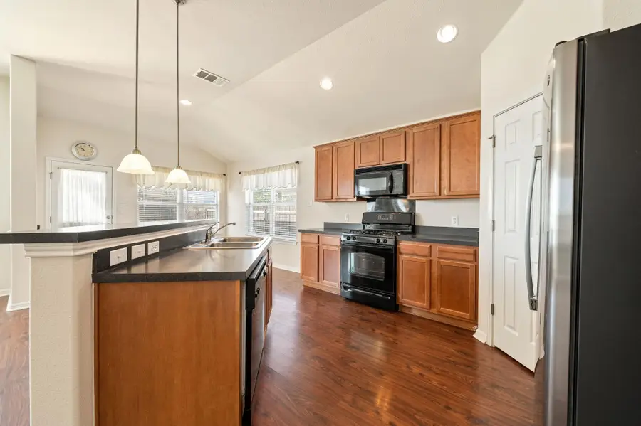 1401 Muddy Waters Dr, Pflugerville, TX 78660 - #2