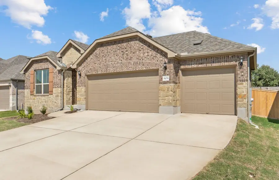 808 Crescent View Dr, Georgetown, TX 78628 - Image #2
