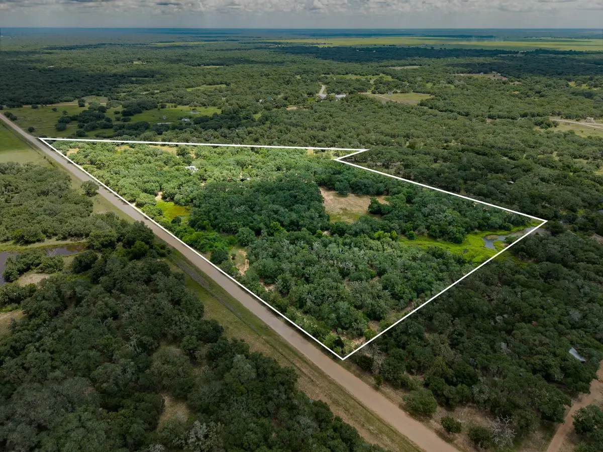 5641 County Road 14, Hallettsville, TX 77964 - #1