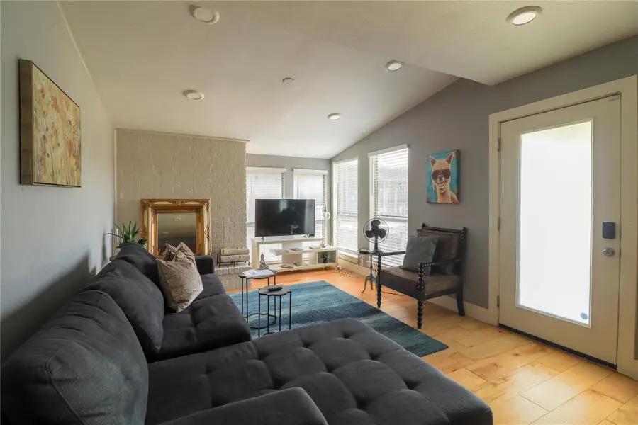 909 Reinli St #221, Austin, TX 78751 - #2