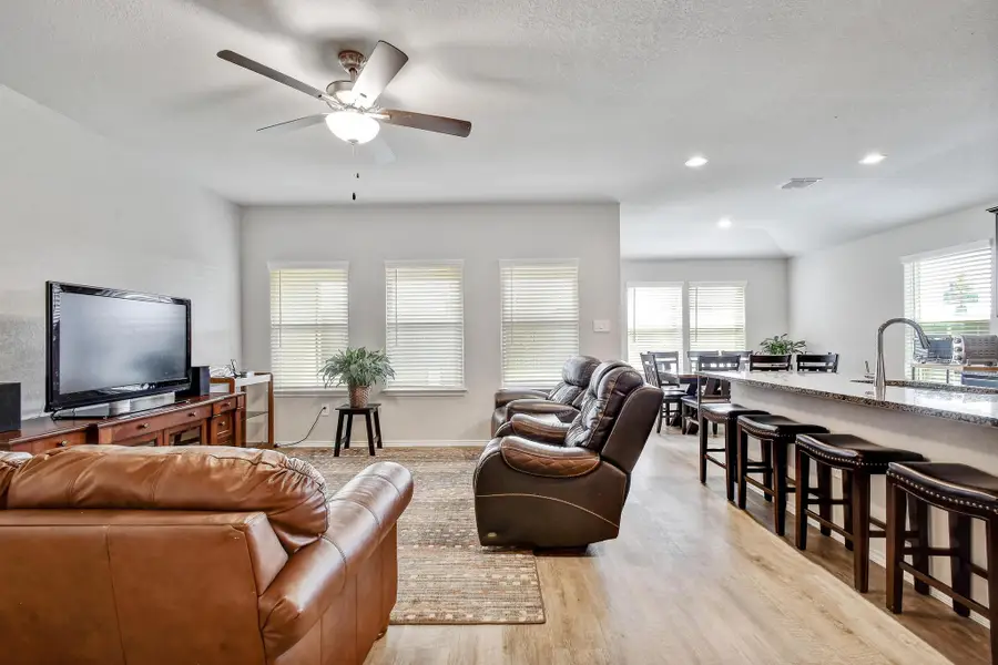 733 Peak Place, Seguin, TX 78155 - #3