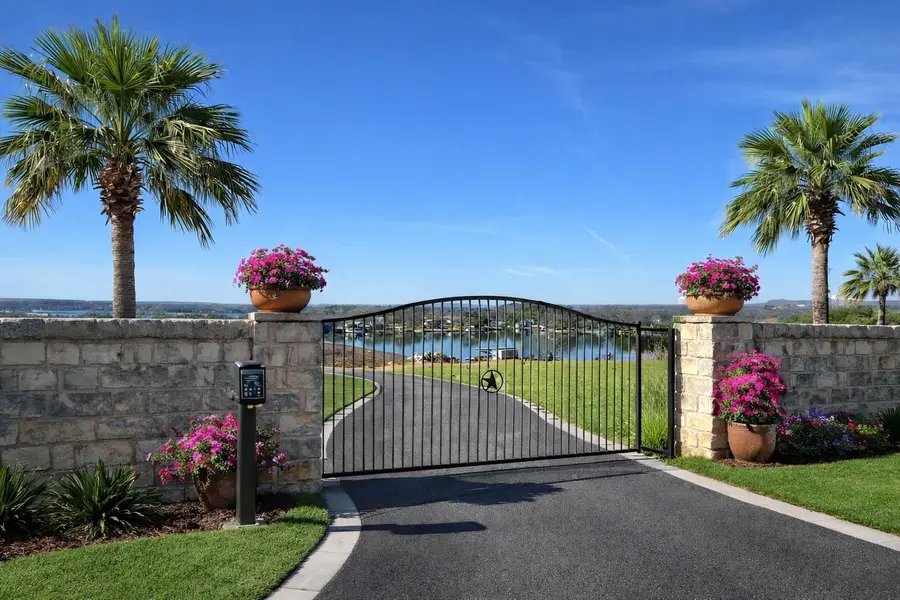 1532 Hill Top Dr, Granite Shoals, TX 78654 - Image #3