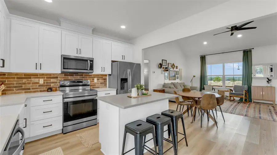 124 Donnie Dr, Lampasas, TX 76550 - Image #2